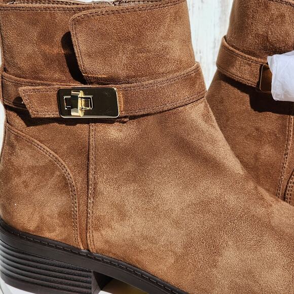 NEW - Giani Bernini Women's Becca Memory Foam Buckled Booties - Size 9.5 M - Picture 8 of 12